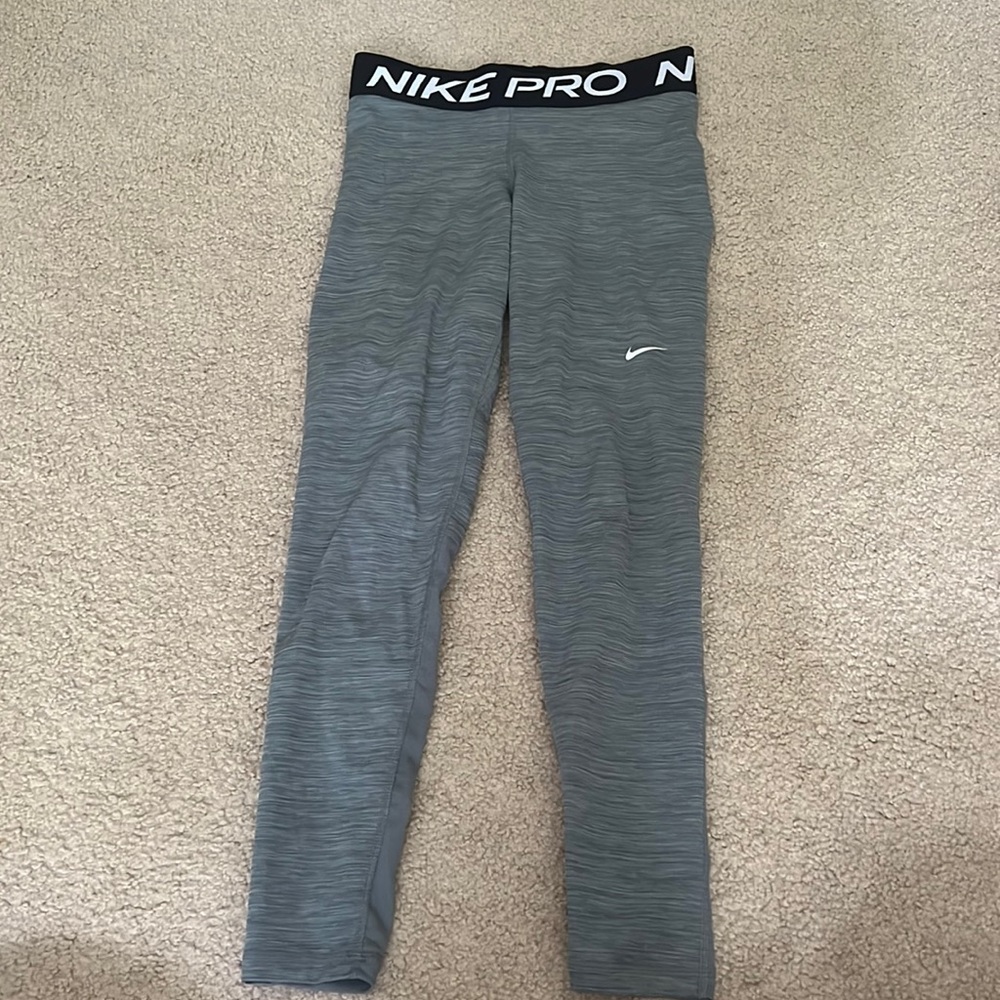 NEW SMALL GRAY NIKE PRO LEGGINGS